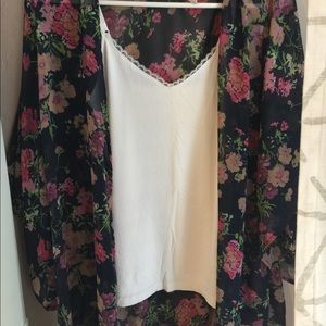 Mudd floral Kimono!! ADORABLE🤩